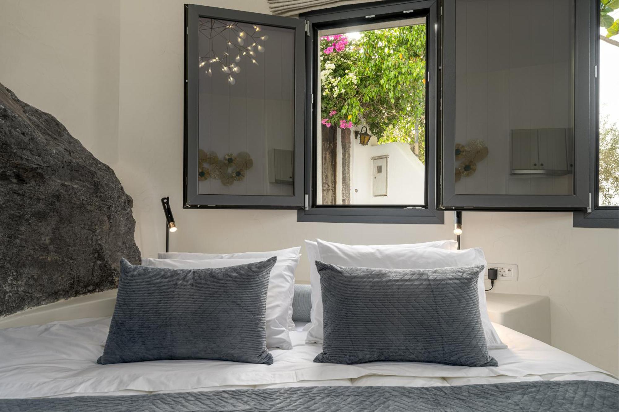 Galaria Serenity Suites Vothon Екстер'єр фото